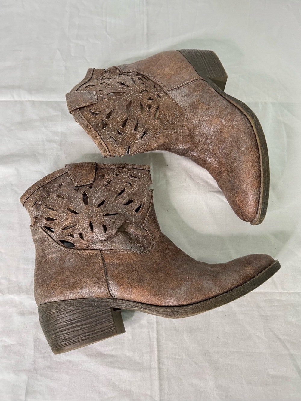 SO Brown Cutout Western Ankle Boots Size 9